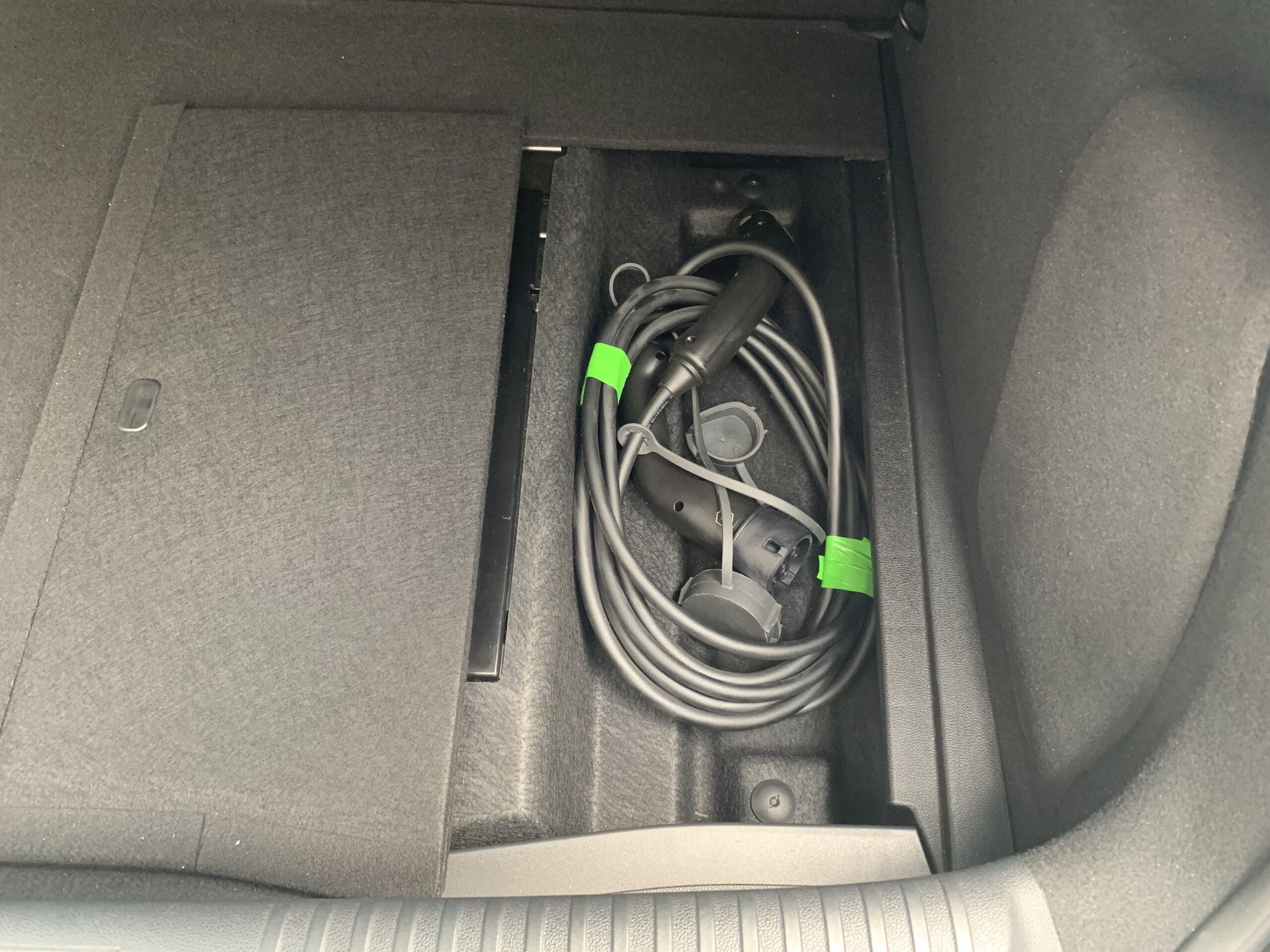 RENAULT MEGANE ZEN HIBRIDO ENCHUFABLE 160CV + CABLE MODO 3 + PACK MULTIMEDIA + PACK EASY PARKING