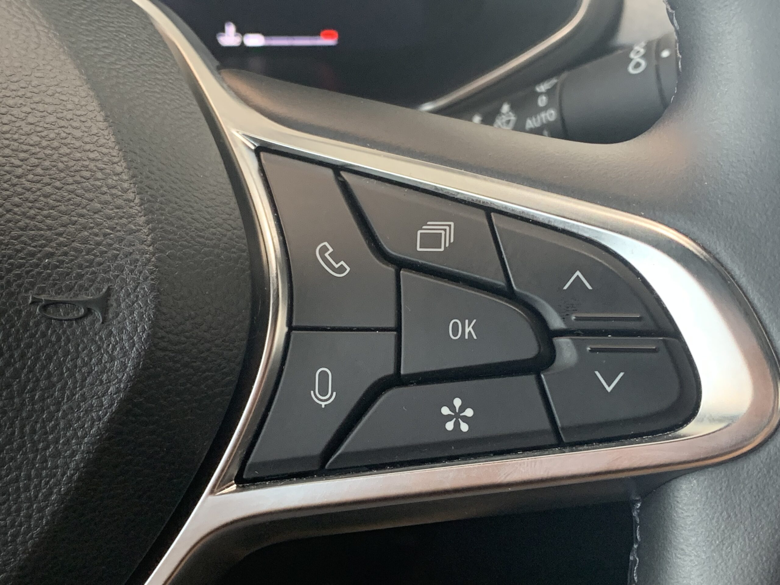 RENAULT CAPTUR TECHNO ECO-G (GLP) 100CV + PACK NAVIGATION & HARMAN KARDON
