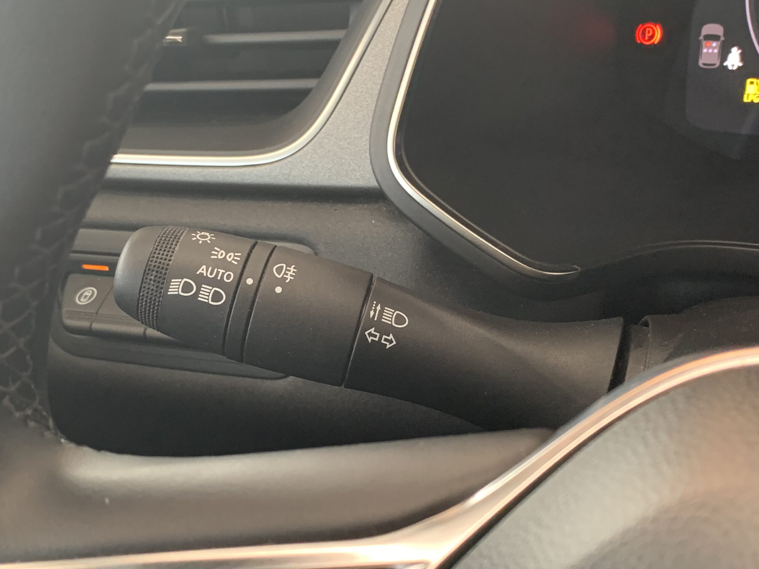 RENAULT CAPTUR TECHNO ECO-G (GLP) 100CV + PACK NAVIGATION & HARMAN KARDON