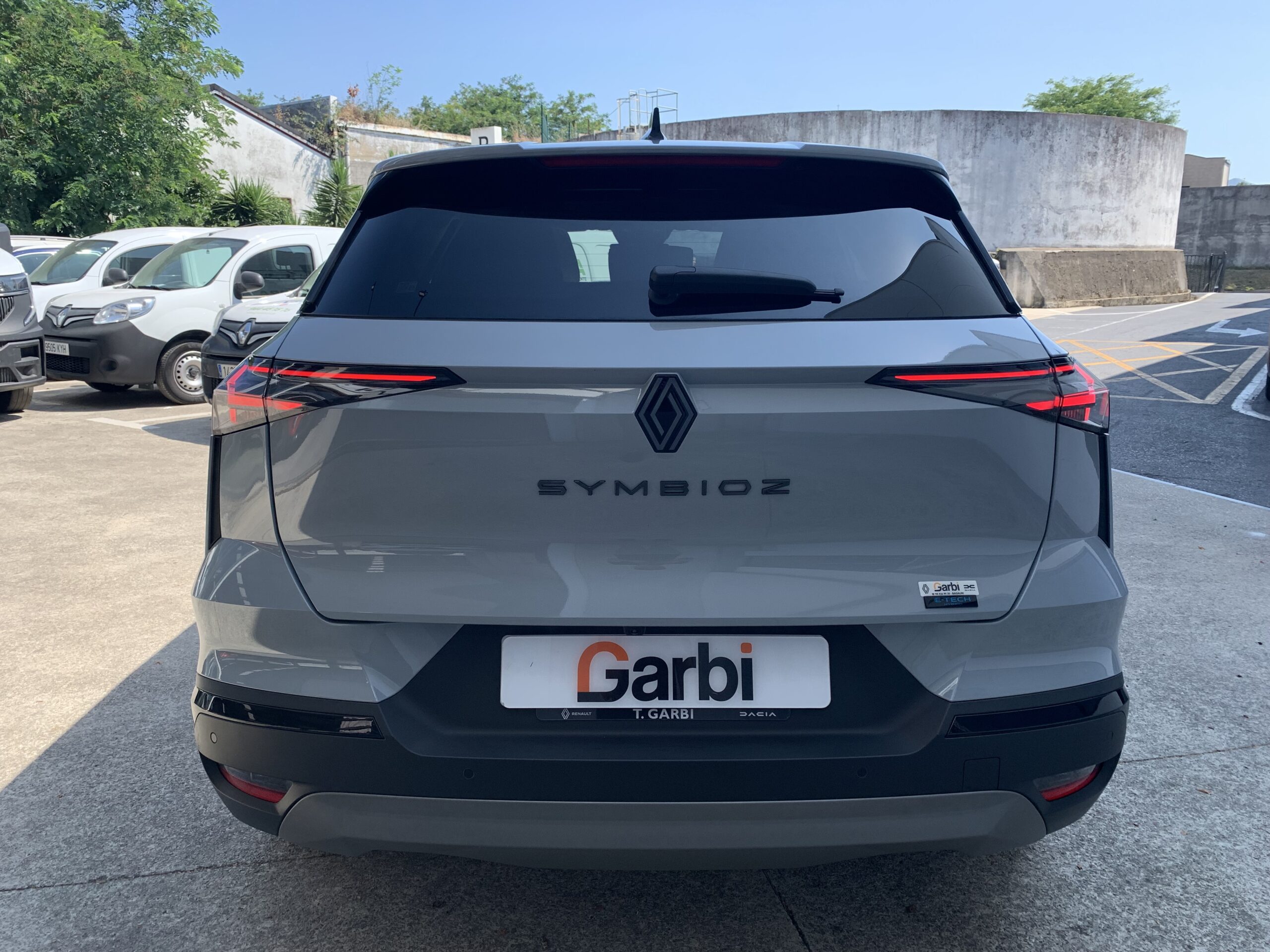 RENAULT SYMBIOZ ESPIRIT ALPINE E-TECH FULL HYBRID 145CV + PACK HARMAN KARDON + CAMARA 360º + PACK SAFETY + PACK WINTER + TECHO SOLAR PANORAMICO SOLARBAY + MALETERO DE APERTURA ELECTRICA + RUEDA DE EMERGENCIA + GOOGLE INTEGRADO