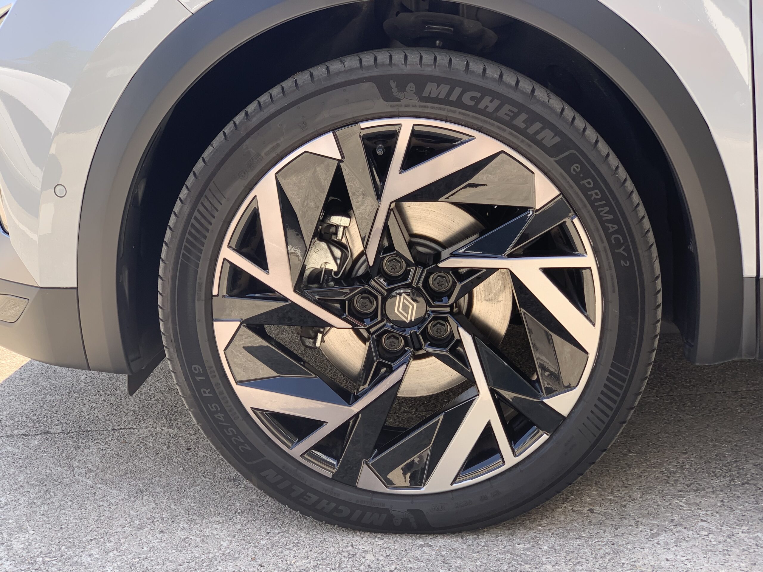 RENAULT SYMBIOZ ESPIRIT ALPINE E-TECH FULL HYBRID 145CV + PACK HARMAN KARDON + CAMARA 360º + PACK SAFETY + PACK WINTER + TECHO SOLAR PANORAMICO SOLARBAY + MALETERO DE APERTURA ELECTRICA + RUEDA DE EMERGENCIA + GOOGLE INTEGRADO