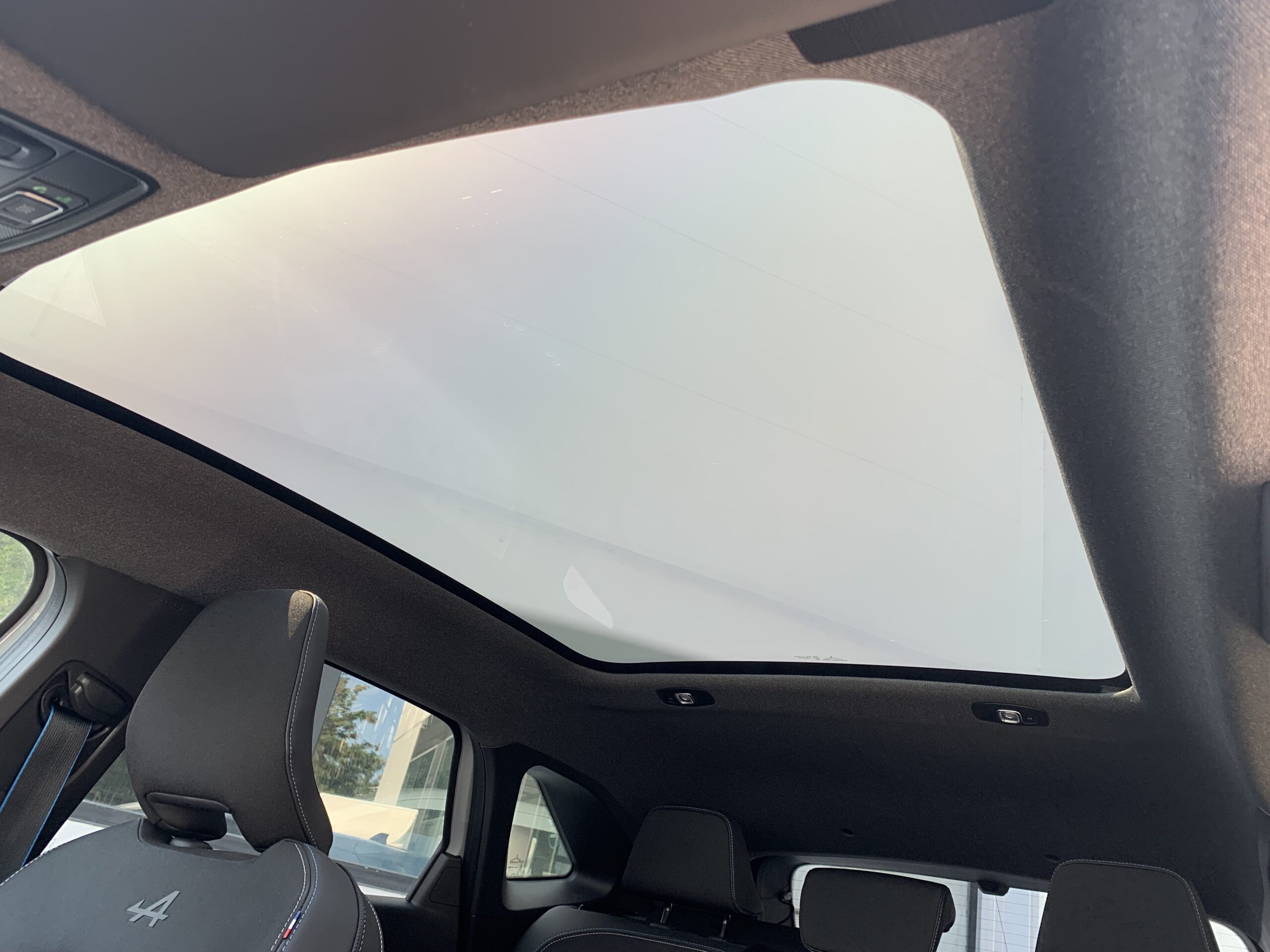 RENAULT SYMBIOZ ESPIRIT ALPINE E-TECH FULL HYBRID 145CV + PACK HARMAN KARDON + CAMARA 360º + PACK SAFETY + PACK WINTER + TECHO SOLAR PANORAMICO SOLARBAY + MALETERO DE APERTURA ELECTRICA + RUEDA DE EMERGENCIA + GOOGLE INTEGRADO
