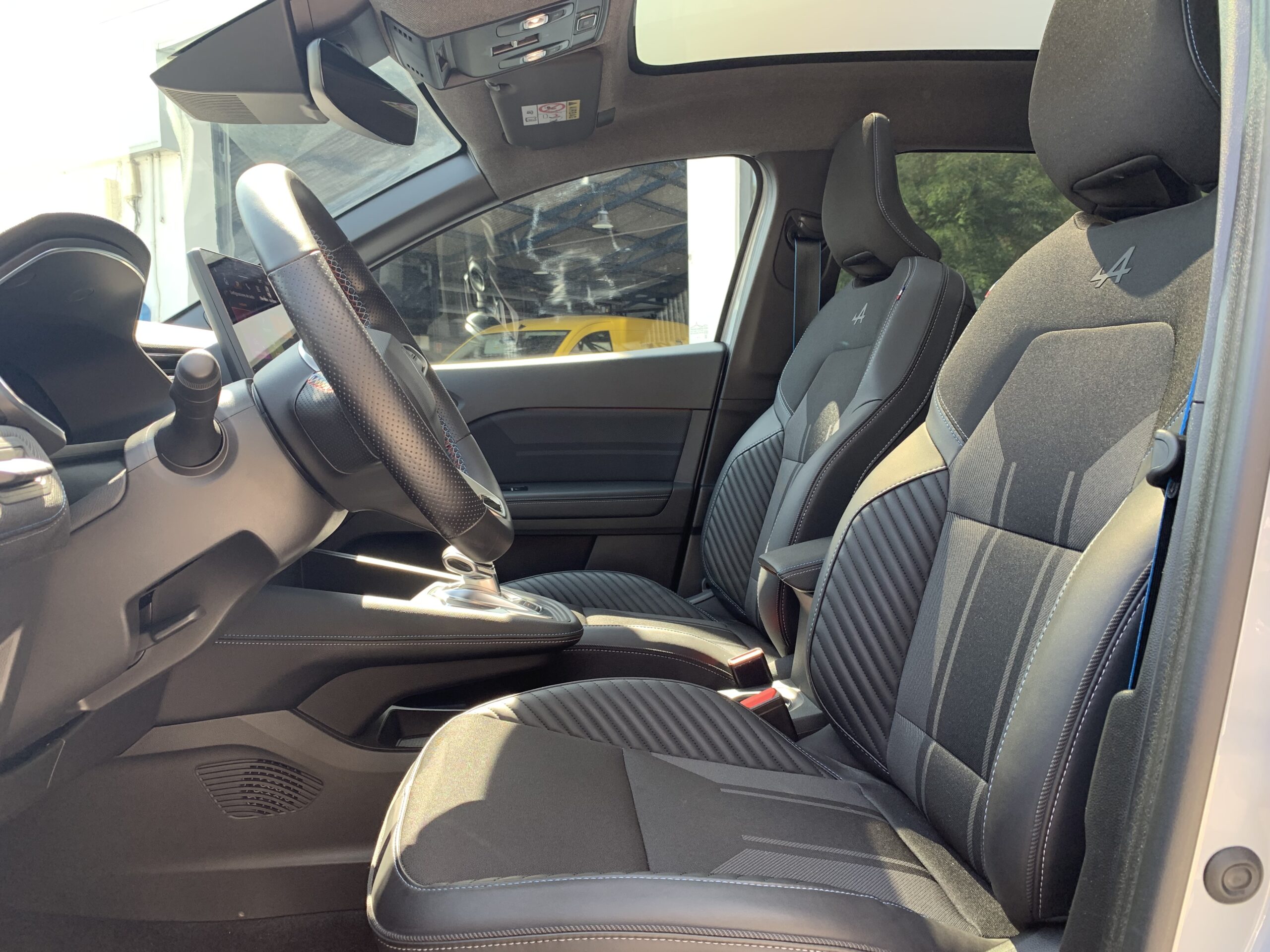 RENAULT SYMBIOZ ESPIRIT ALPINE E-TECH FULL HYBRID 145CV + PACK HARMAN KARDON + CAMARA 360º + PACK SAFETY + PACK WINTER + TECHO SOLAR PANORAMICO SOLARBAY + MALETERO DE APERTURA ELECTRICA + RUEDA DE EMERGENCIA + GOOGLE INTEGRADO