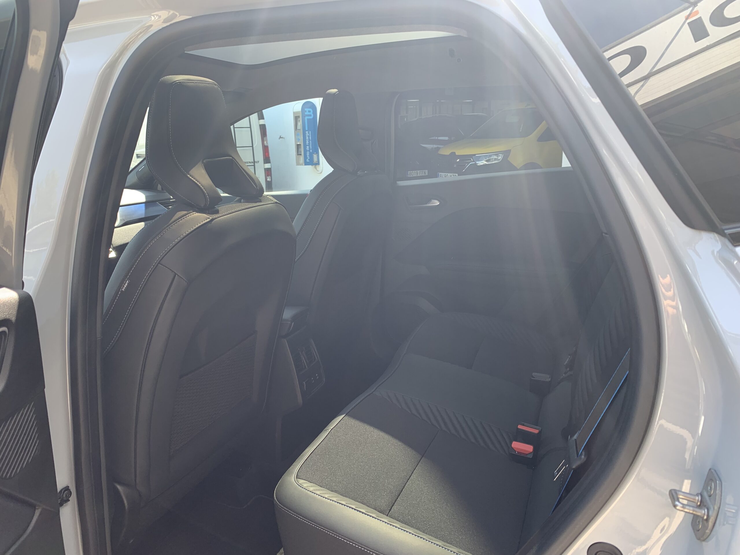 RENAULT SYMBIOZ ESPIRIT ALPINE E-TECH FULL HYBRID 145CV + PACK HARMAN KARDON + CAMARA 360º + PACK SAFETY + PACK WINTER + TECHO SOLAR PANORAMICO SOLARBAY + MALETERO DE APERTURA ELECTRICA + RUEDA DE EMERGENCIA + GOOGLE INTEGRADO