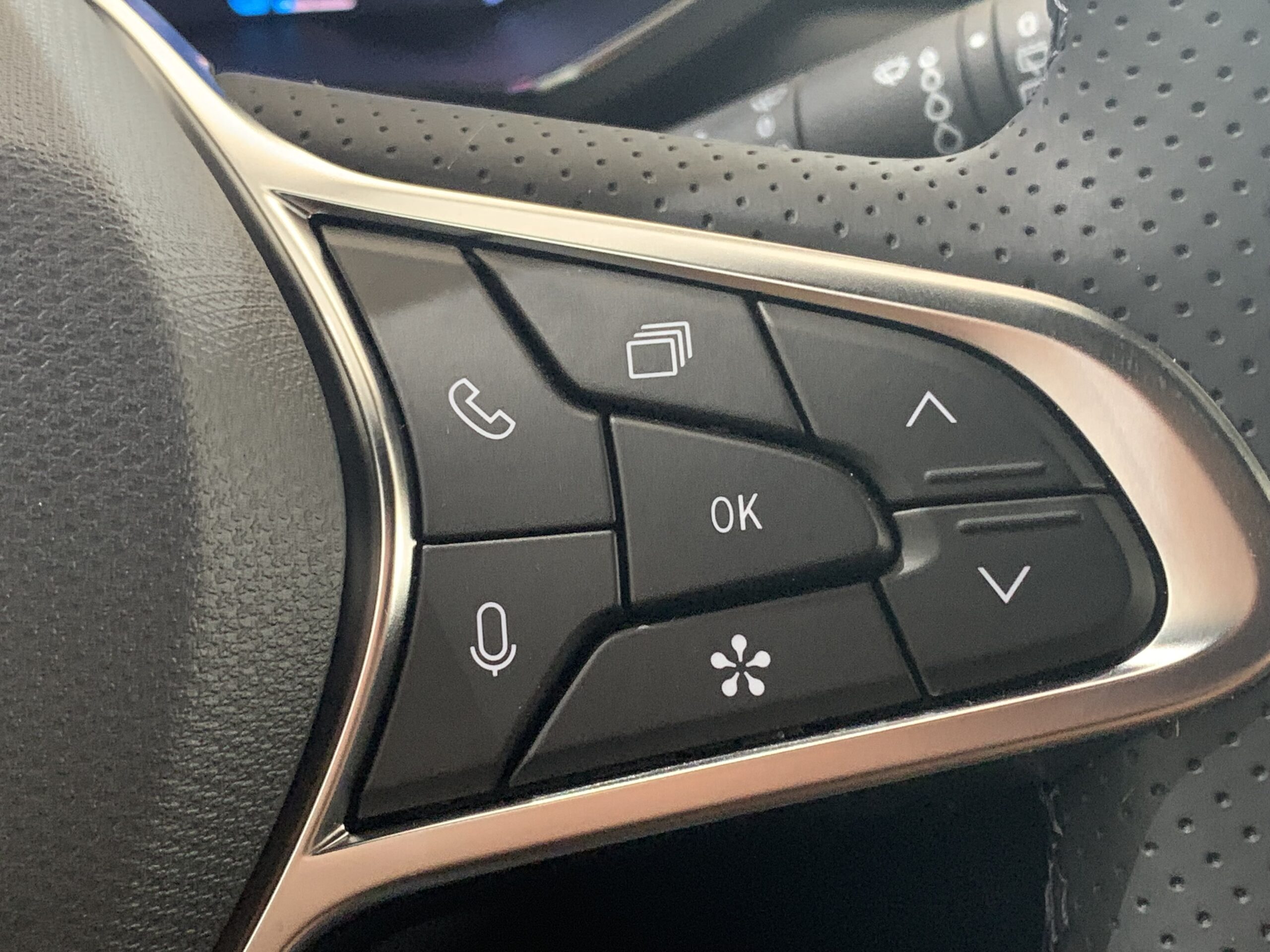 RENAULT CAPTUR TECHNO E-TECH FULL HYBRID 160CV
