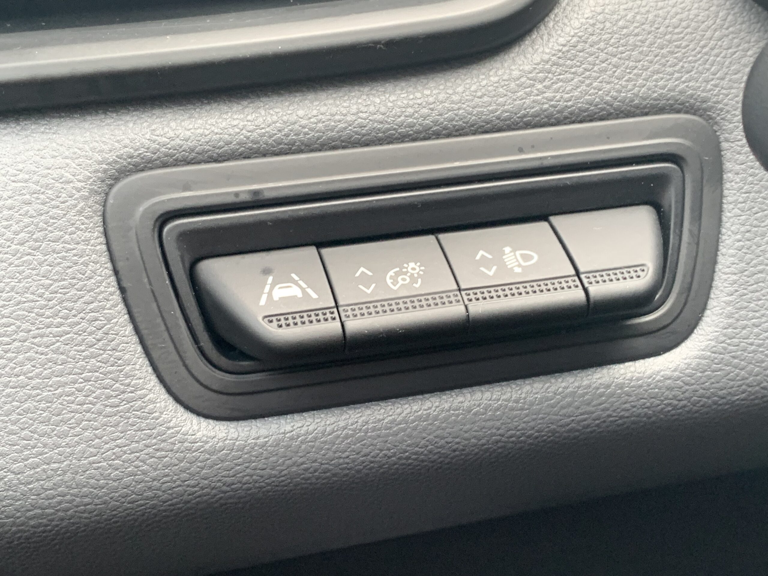 RENAULT CLIO BUSINESS DCI 100CV + PANTALLA EASY LINK 7″ SIN NAVEGADOR