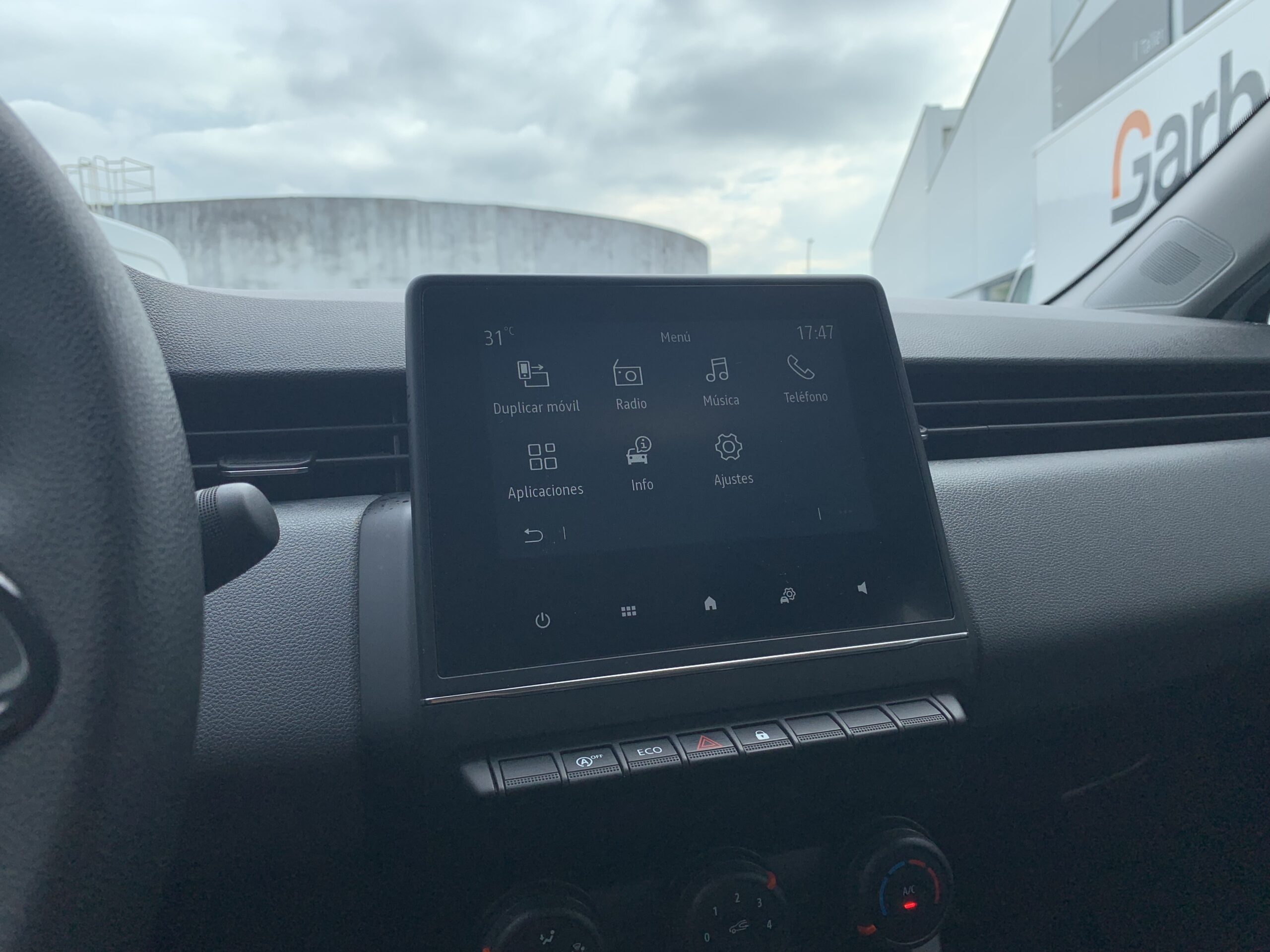 RENAULT CLIO BUSINESS DCI 100CV + PANTALLA EASY LINK 7″ SIN NAVEGADOR
