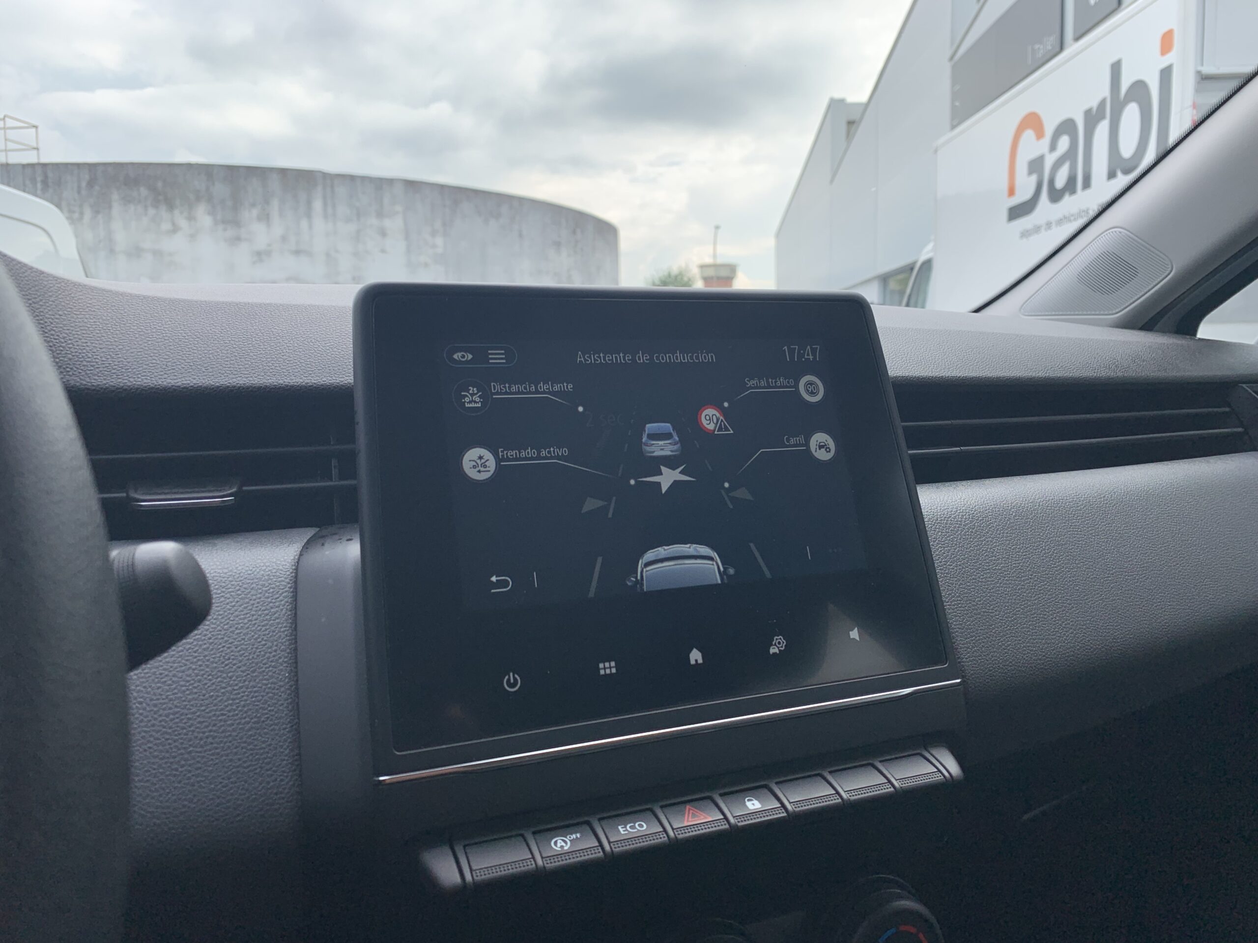 RENAULT CLIO BUSINESS DCI 100CV + PANTALLA EASY LINK 7″ SIN NAVEGADOR