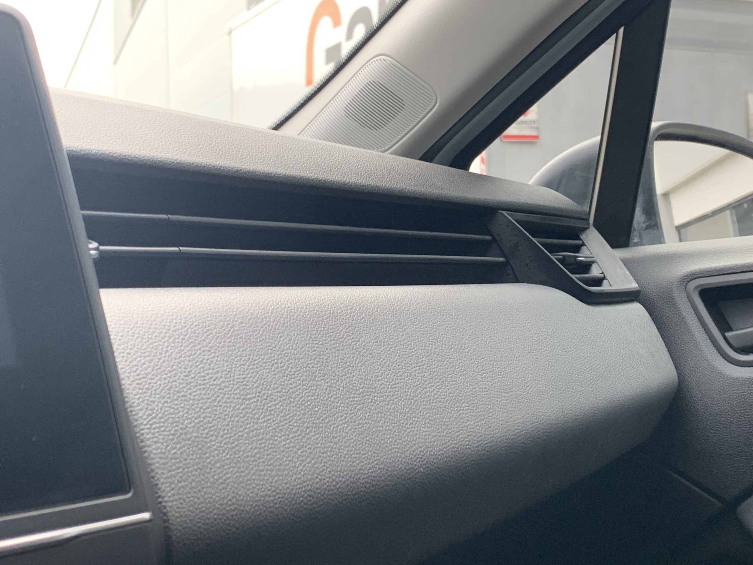 RENAULT CLIO BUSINESS DCI 100CV + PANTALLA EASY LINK 7″ SIN NAVEGADOR