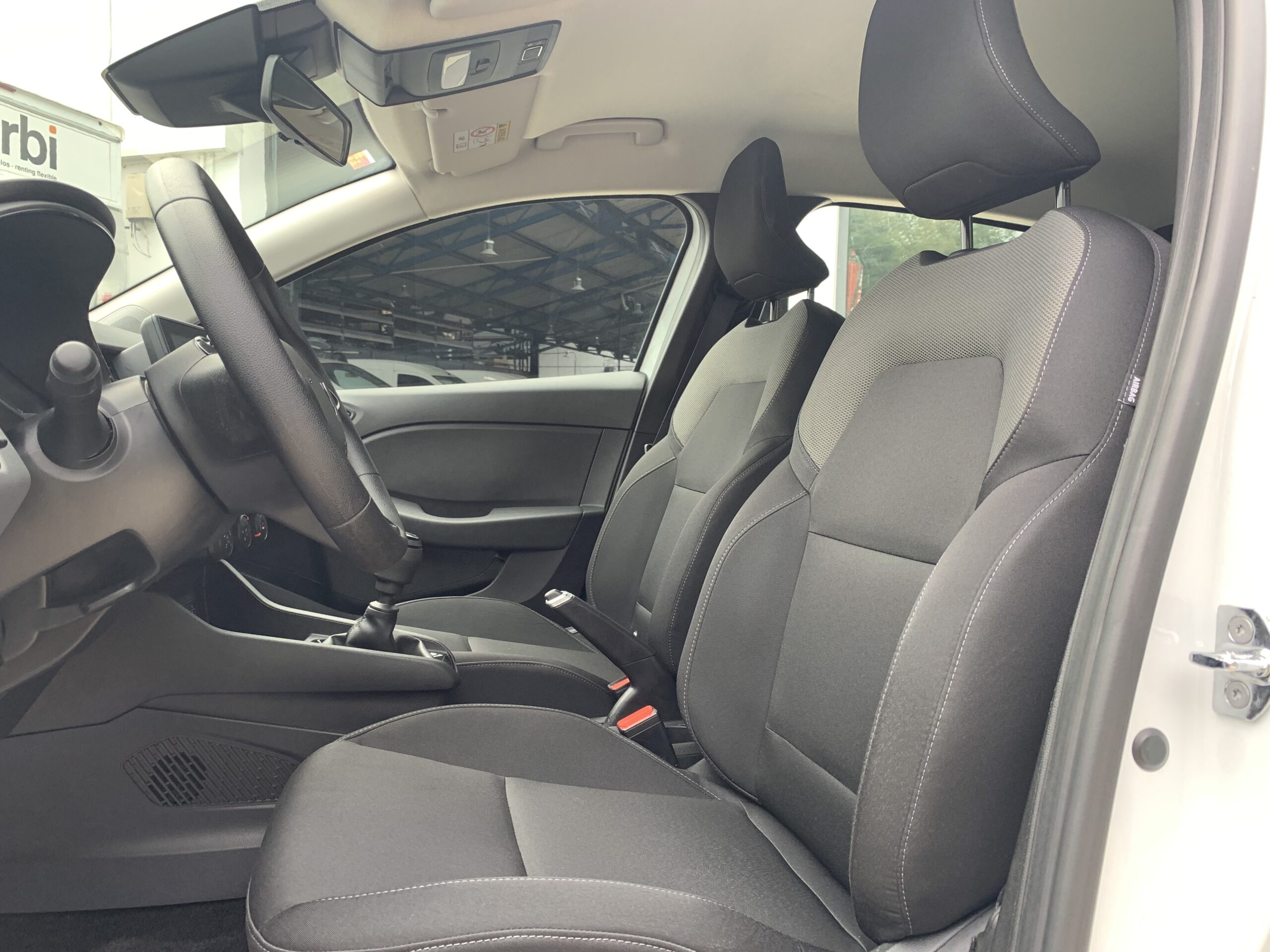 RENAULT CLIO BUSINESS DCI 100CV + PANTALLA EASY LINK 7″ SIN NAVEGADOR
