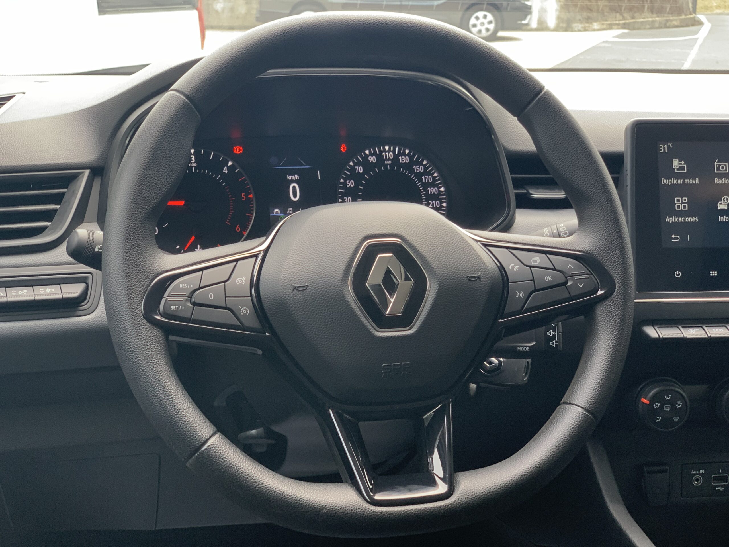 RENAULT CLIO BUSINESS DCI 100CV + PANTALLA EASY LINK 7″ SIN NAVEGADOR
