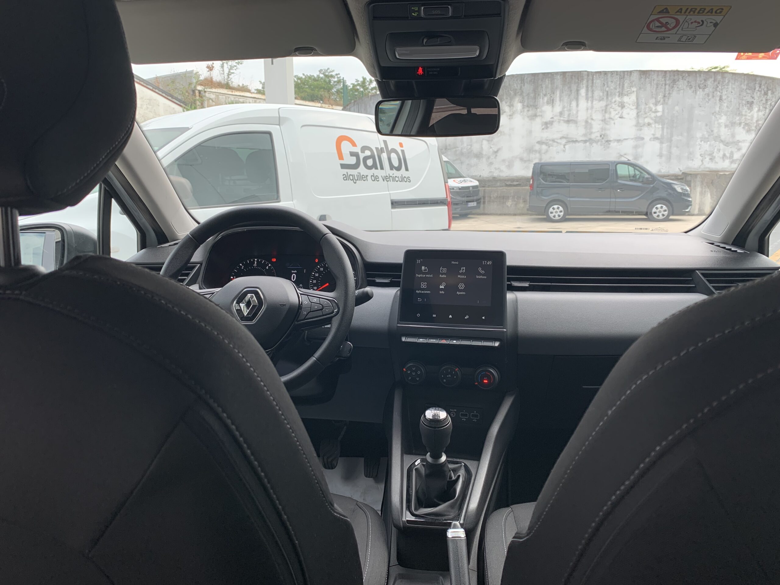 RENAULT CLIO BUSINESS DCI 100CV + PANTALLA EASY LINK 7″ SIN NAVEGADOR