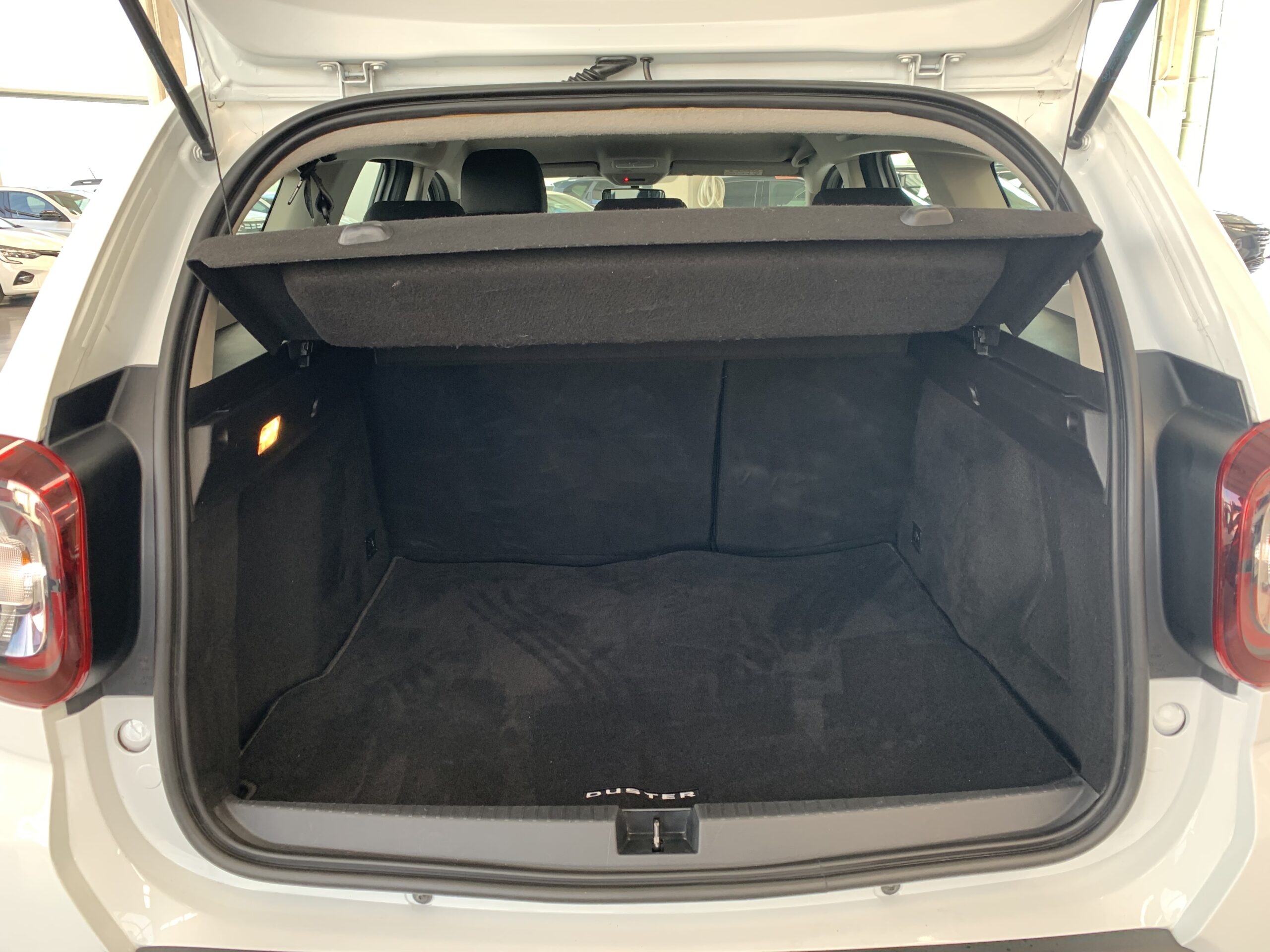 DACIA DUSTER ESSENTIAL BLUE DCI 115CV + CLIMATIZACION MANUAL + PACK MODULARIDAD + RUEDA DE REPUESTO