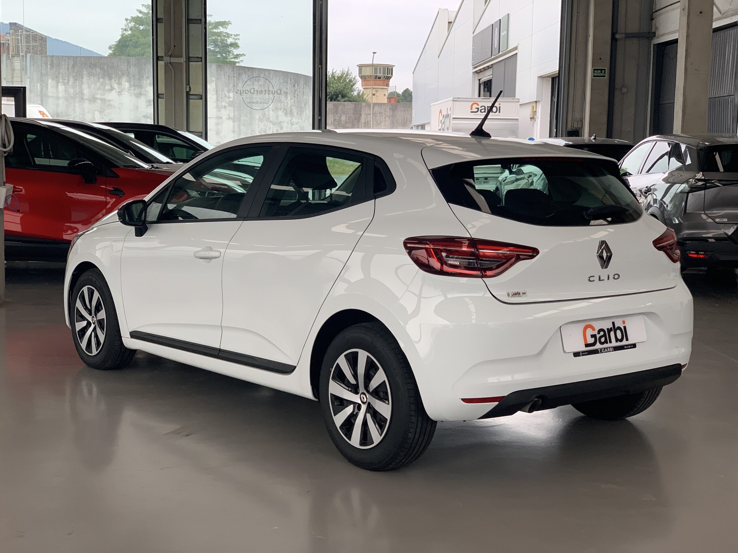 RENAULT CLIO EQUILIBRE 1.5 BLUE DCI 100CV + RUEDA DE REPUESTO