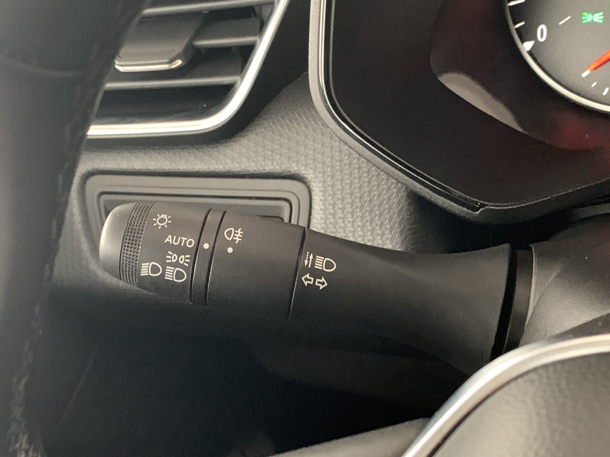 RENAULT CLIO EQUILIBRE 1.5 BLUE DCI 100CV + RUEDA DE REPUESTO