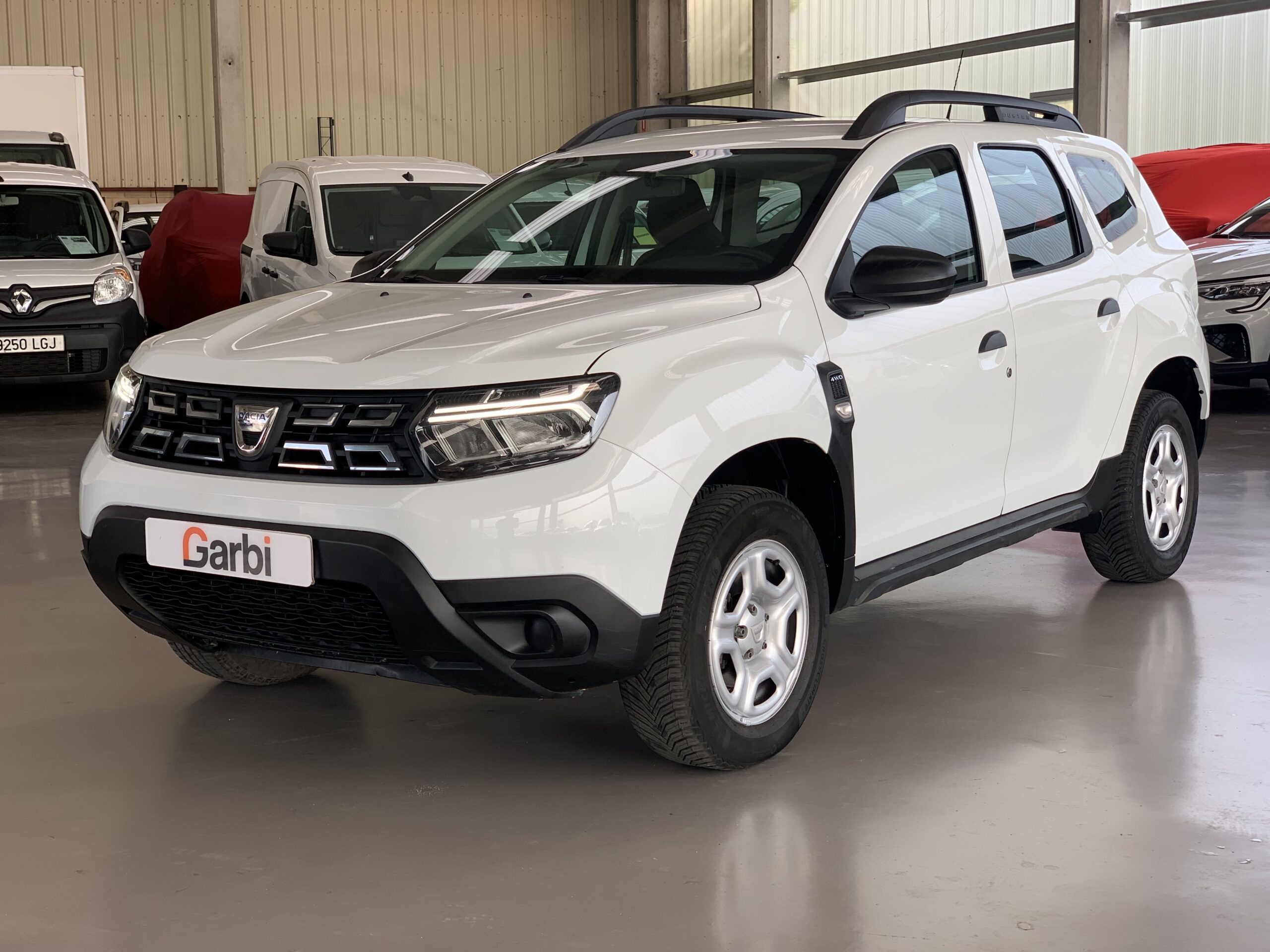 DACIA DUSTER ESSENTIAL BLUE DCI 115CV 4X4 + RUEDA DE REPUESTO + CLIMATIZACION MANUAL + PACK CONFORT + PANTALLA 8″