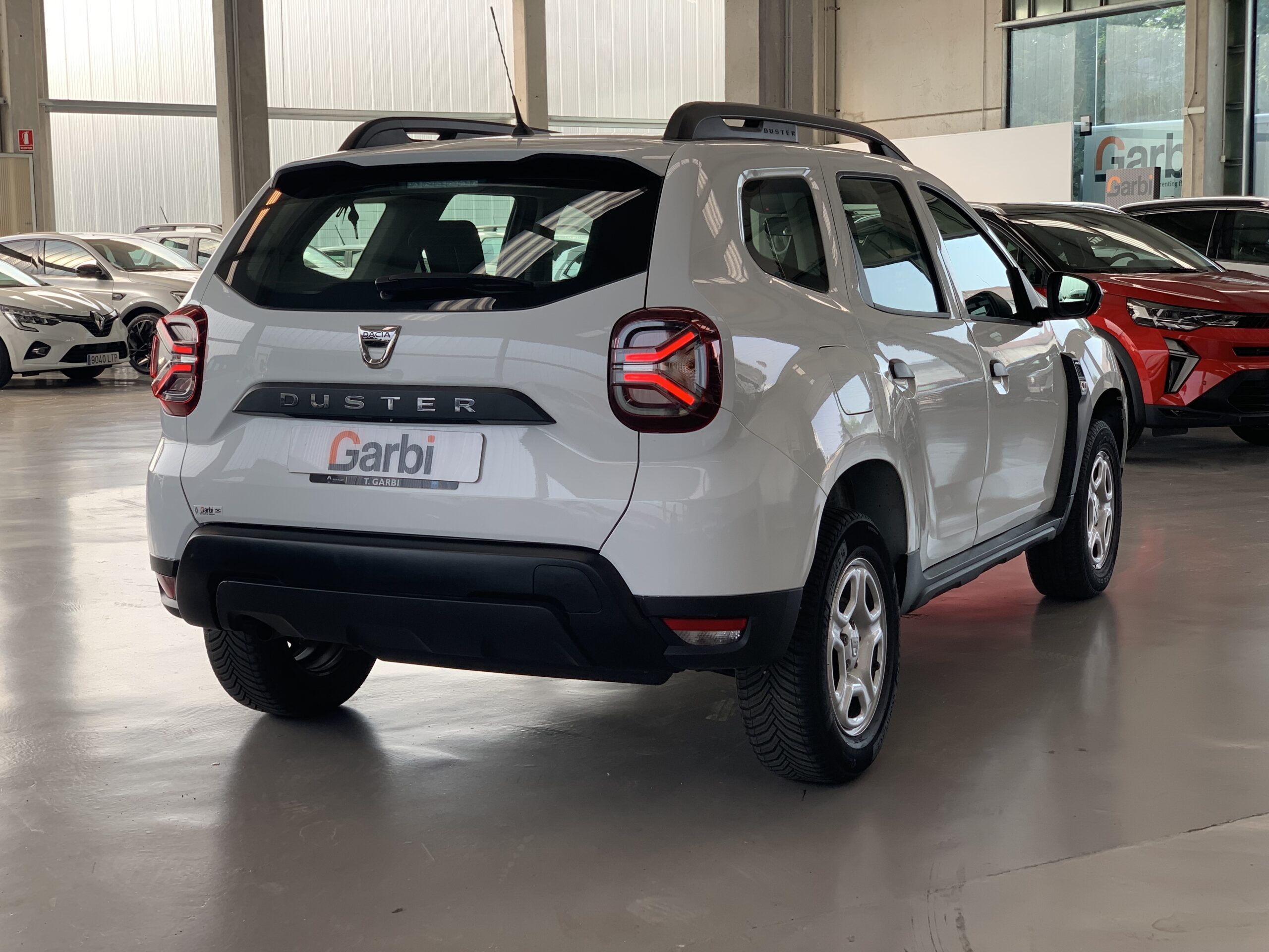 DACIA DUSTER ESSENTIAL BLUE DCI 115CV 4X4 + RUEDA DE REPUESTO + CLIMATIZACION MANUAL + PACK CONFORT + PANTALLA 8″