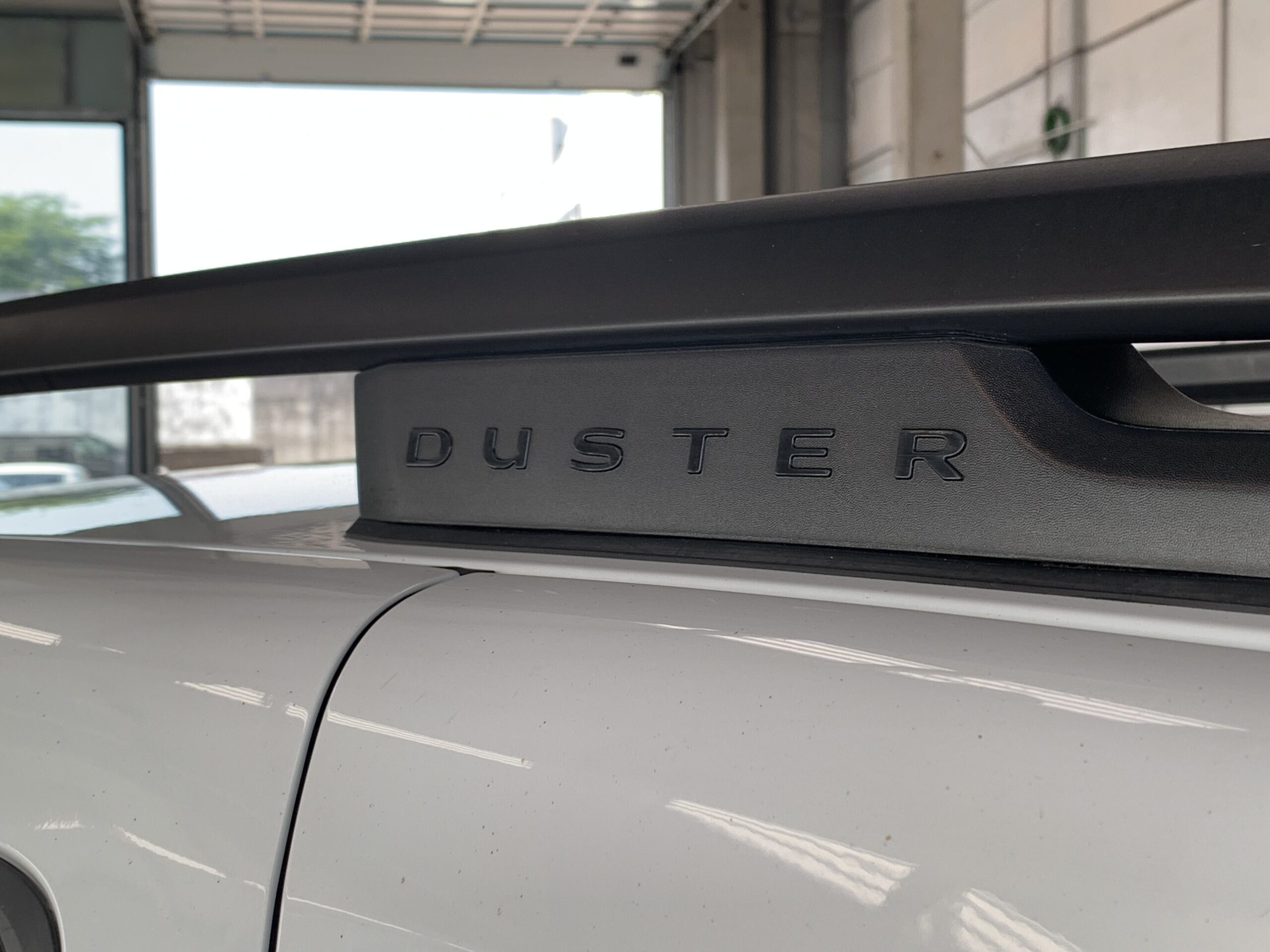 DACIA DUSTER ESSENTIAL BLUE DCI 115CV 4X4 + RUEDA DE REPUESTO + CLIMATIZACION MANUAL + PACK CONFORT + PANTALLA 8″