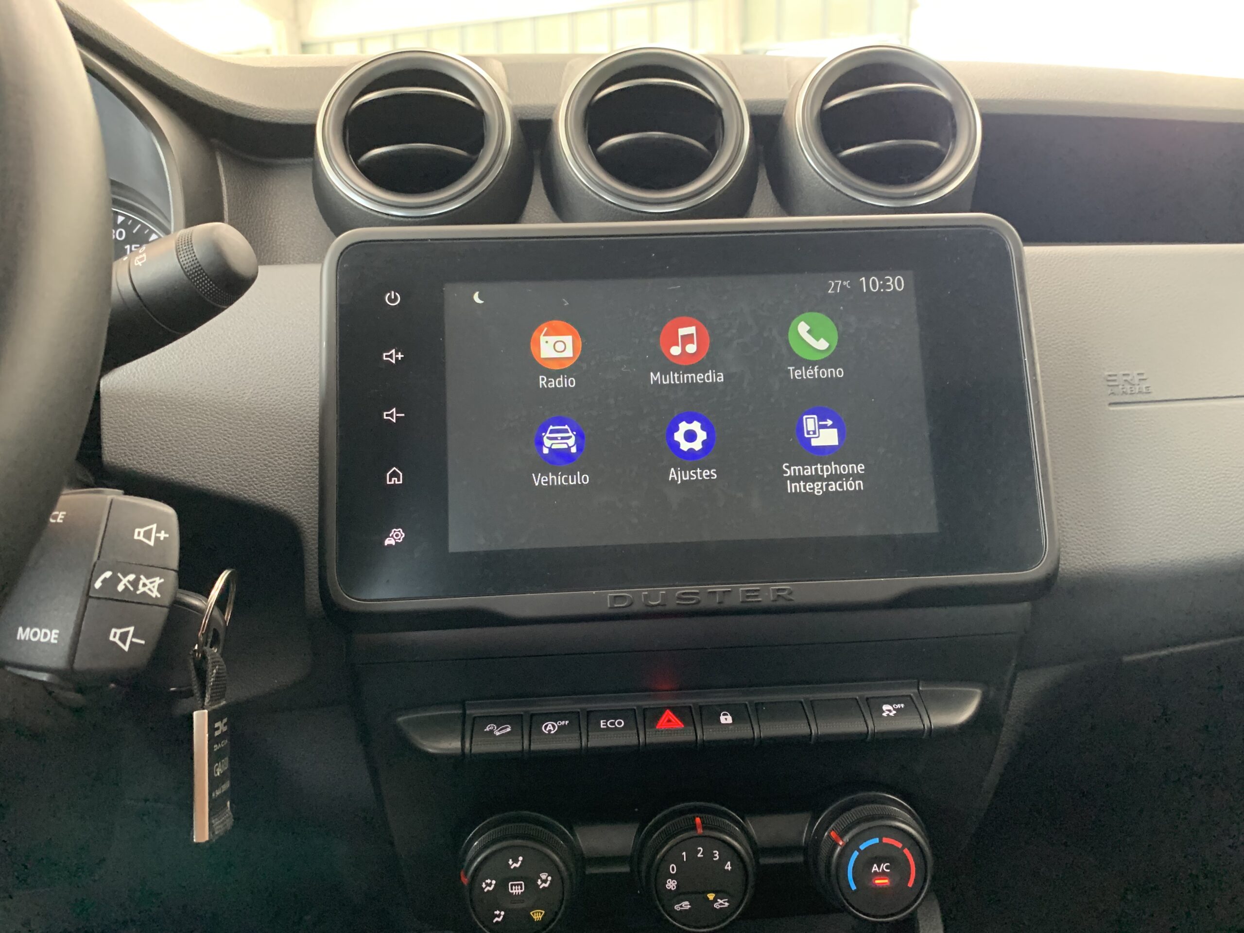 DACIA DUSTER ESSENTIAL BLUE DCI 115CV 4X4 + RUEDA DE REPUESTO + CLIMATIZACION MANUAL + PACK CONFORT + PANTALLA 8″