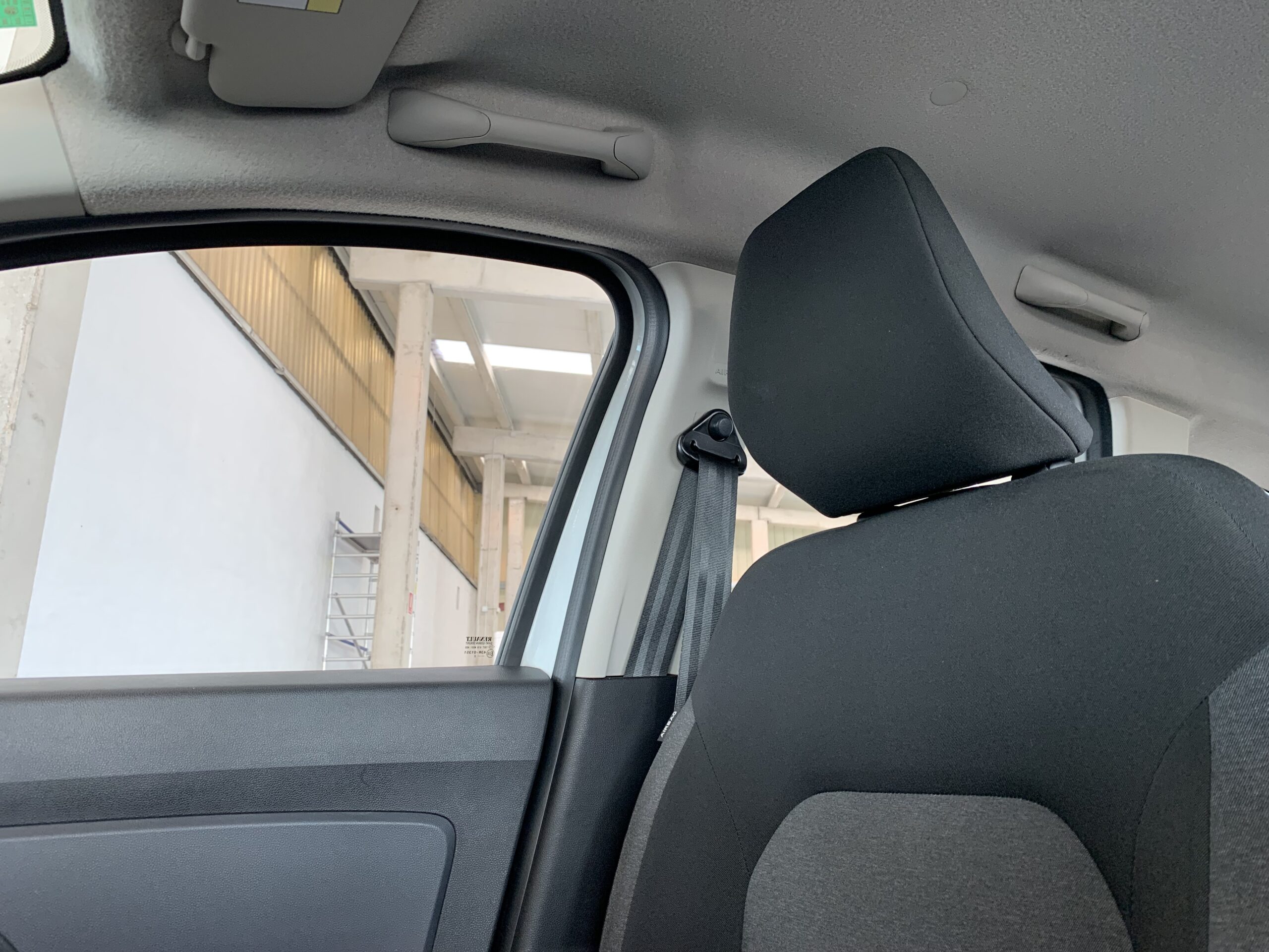 DACIA DUSTER ESSENTIAL BLUE DCI 115CV 4X4 + RUEDA DE REPUESTO + CLIMATIZACION MANUAL + PACK CONFORT + PANTALLA 8″