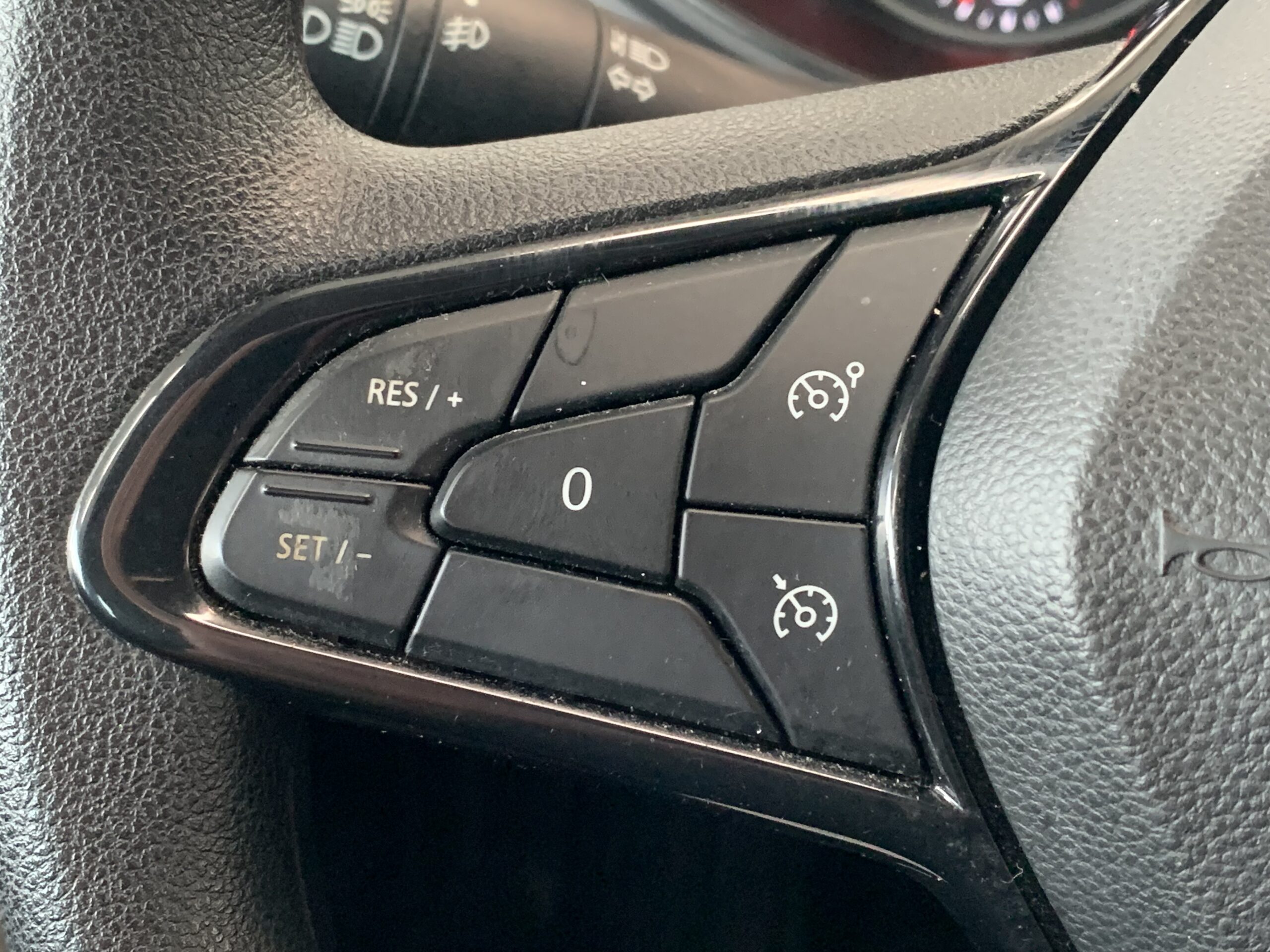 RENAULT CLIO BUSINESS DCI 100CV + PACK ESTANDAR SAFETY