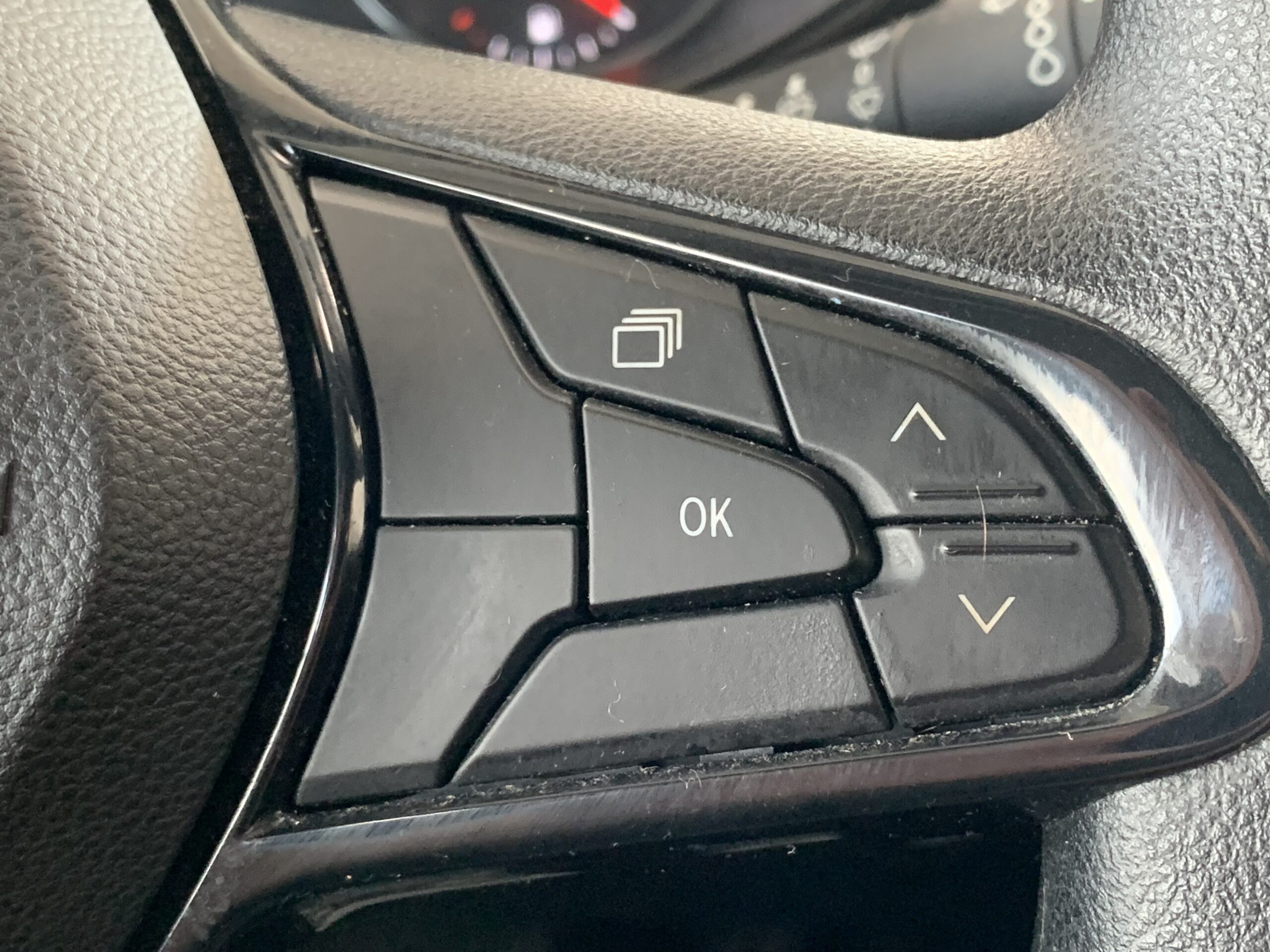 RENAULT CLIO BUSINESS DCI 100CV + PACK ESTANDAR SAFETY