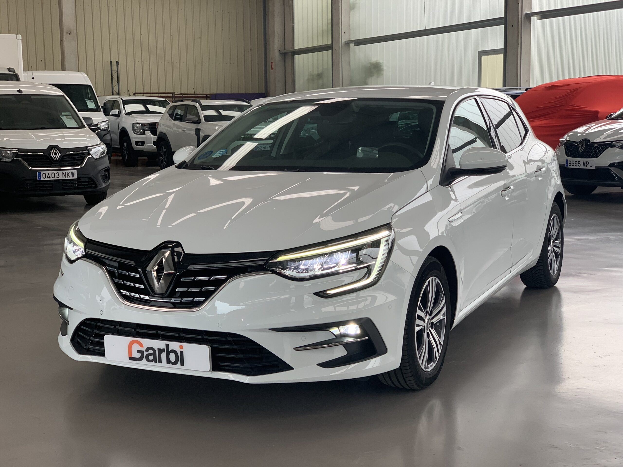 RENAULT MEGANE ZEN HIBRIDO ENCHUFABLE 160CV + PACK EASY PARKING + PACK MULTIMEDIA