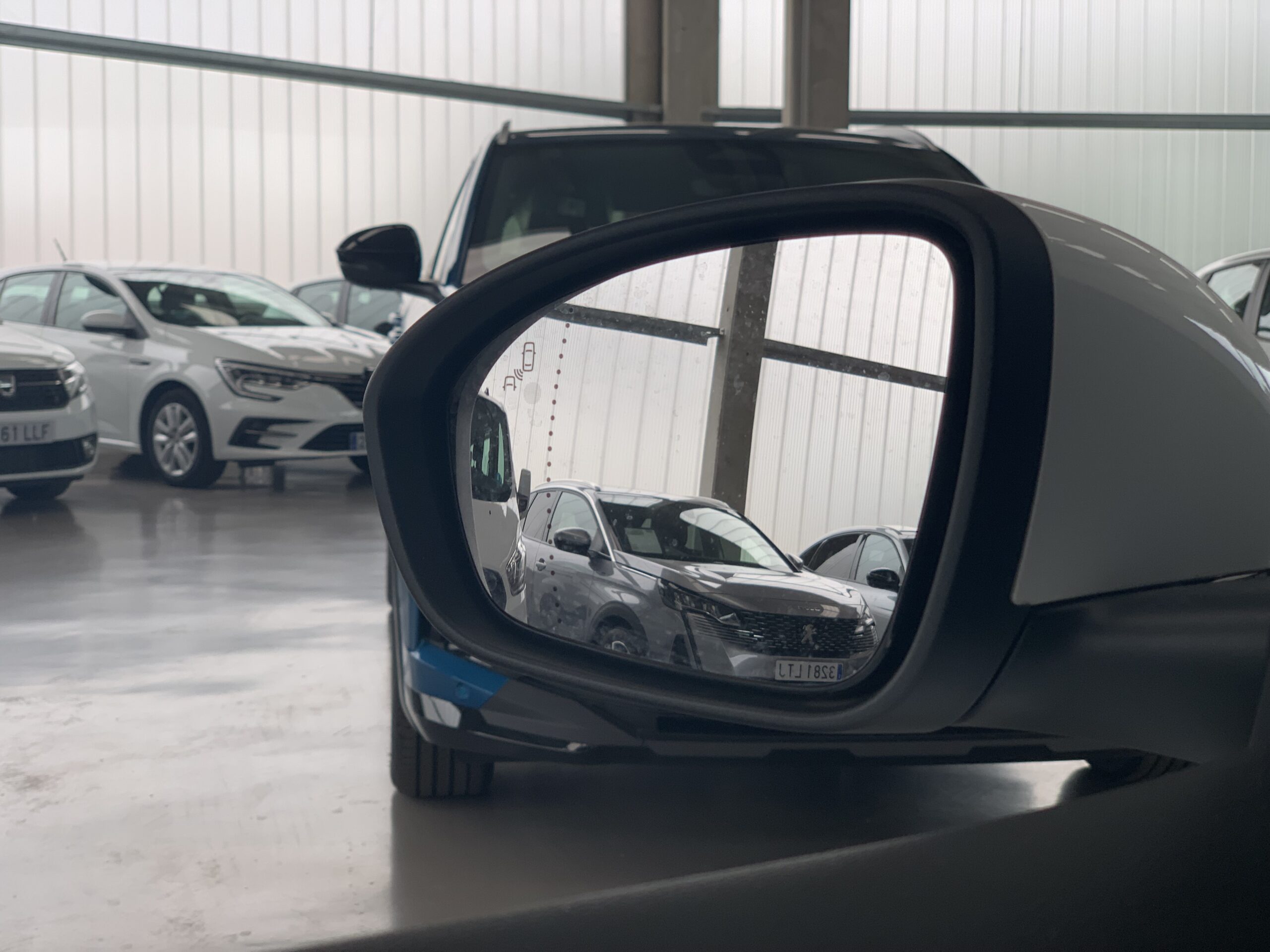 RENAULT MEGANE ZEN HIBRIDO ENCHUFABLE 160CV + PACK EASY PARKING + PACK MULTIMEDIA