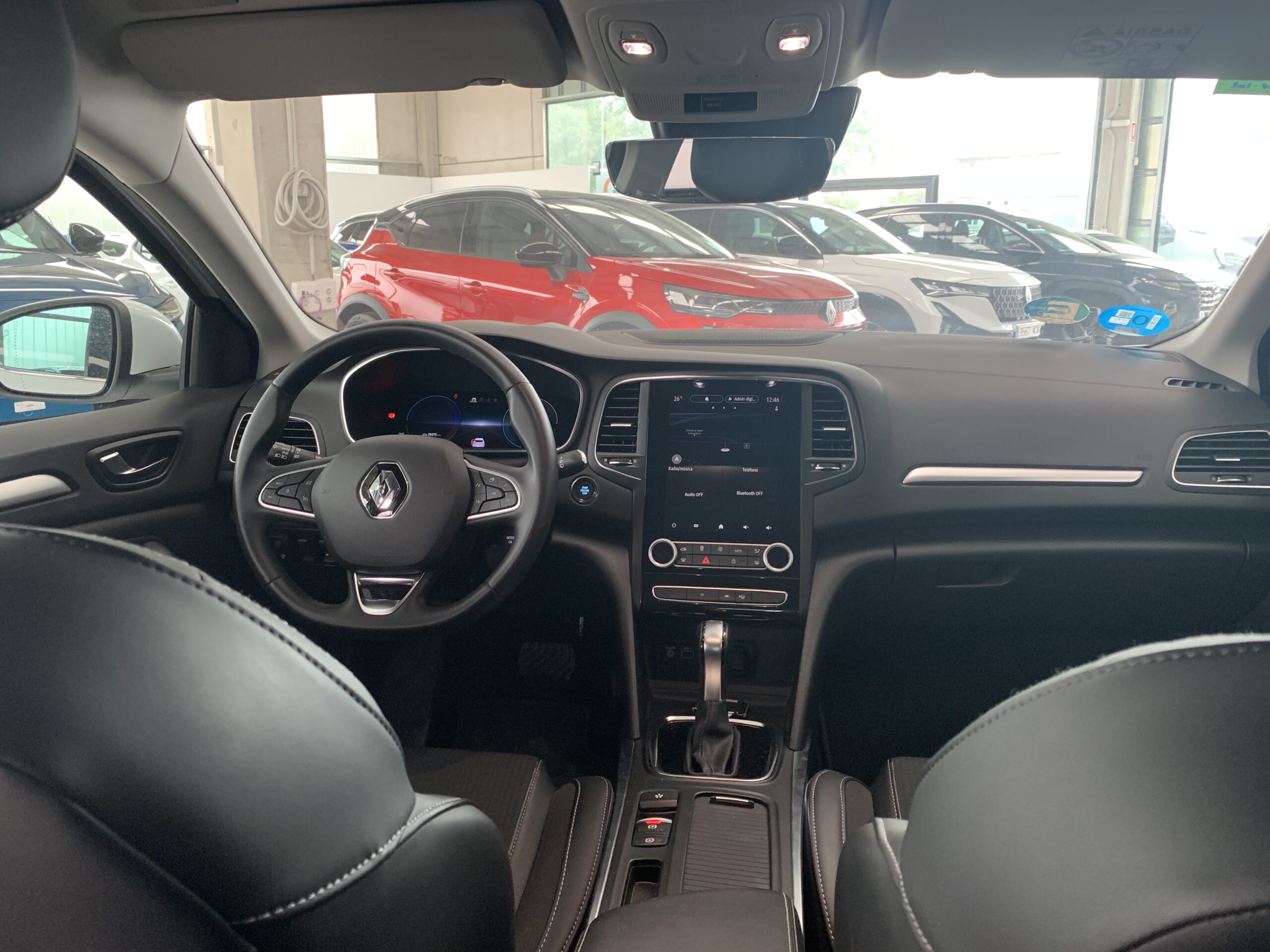 RENAULT MEGANE ZEN HIBRIDO ENCHUFABLE 160CV + PACK EASY PARKING + PACK MULTIMEDIA